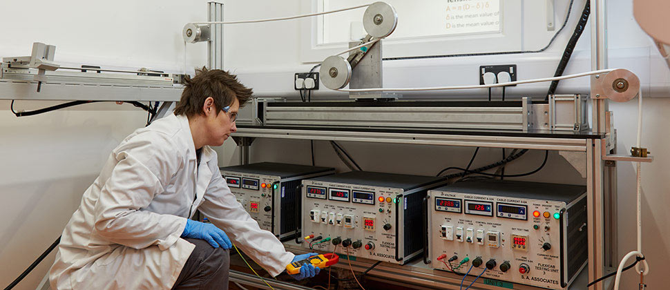 Mechanical Test for Flexible Cables - Two Pulley Flex Test performed in The Cable Lab